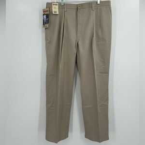 NWT Wrangler Tan Chinos Classic Style